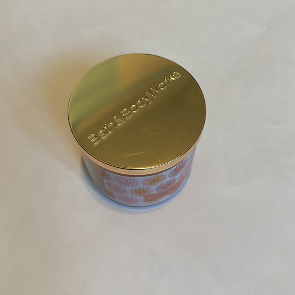 New Bath & Body Works Champagne Toast Scented Candle - Picture 5 of 8